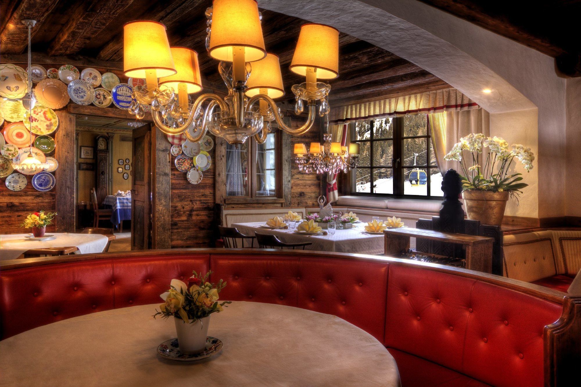 Hotel La Perla: The Leading Hotels Of The World Corvara In Badia Restaurant bilde